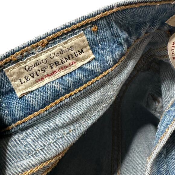LEVIS Wedgie Icon Fit Ankle Jeans Women's Size 26 Frayed Edges Button Fly - Picture 5 of 8